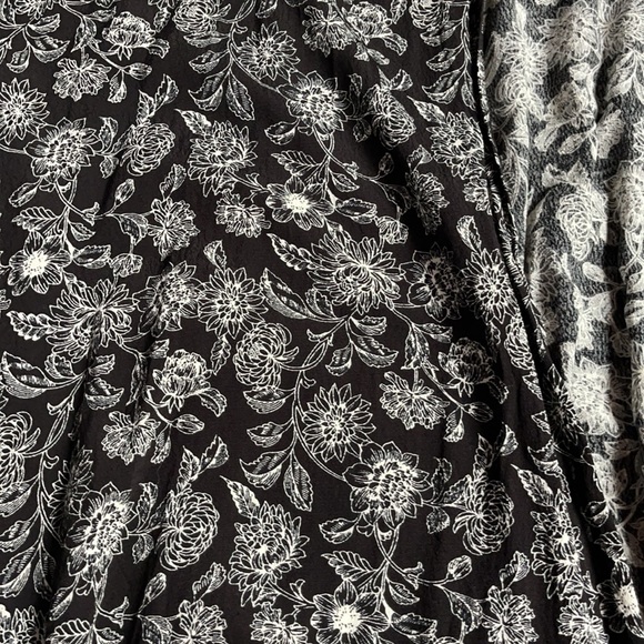 Black & white kimono - Picture 3 of 3